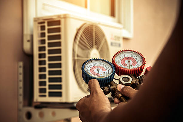 Professional Hvac technician working in Newport Beach, CA
